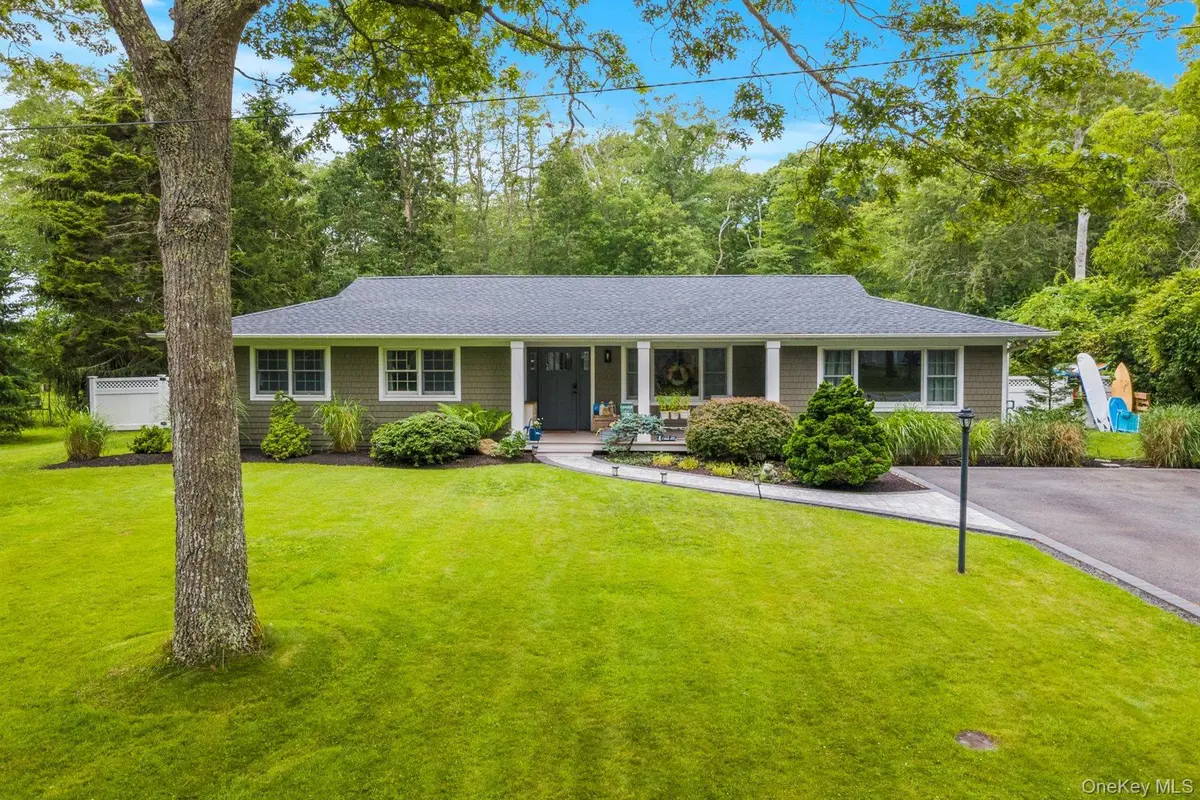 24 Canvasback LN, East Quogue, NY 11942