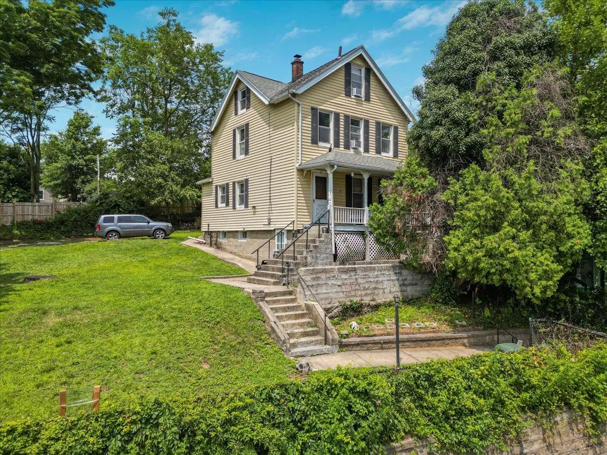 27 Hall AVE, White Plains, NY 10604