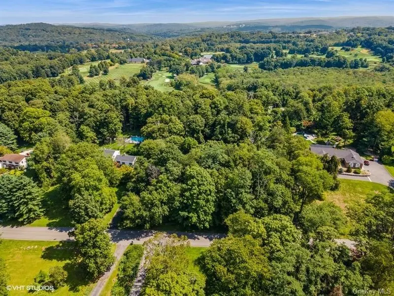 11 Louis DR, Katonah, NY 10536
