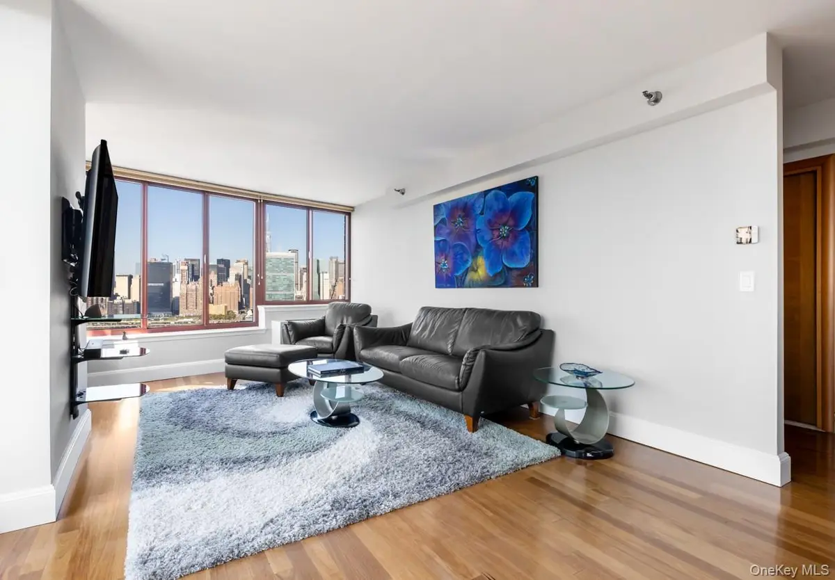 4-74 48th AVE #25A, Long Island City, NY 11109