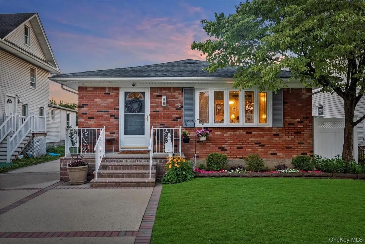 46 Forest AVE, Valley Stream, NY 11581