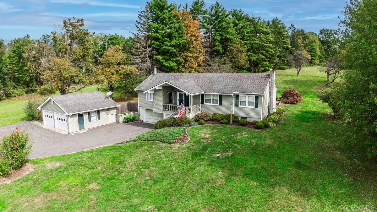 284 Ohaire RD, Middletown, NY 10941