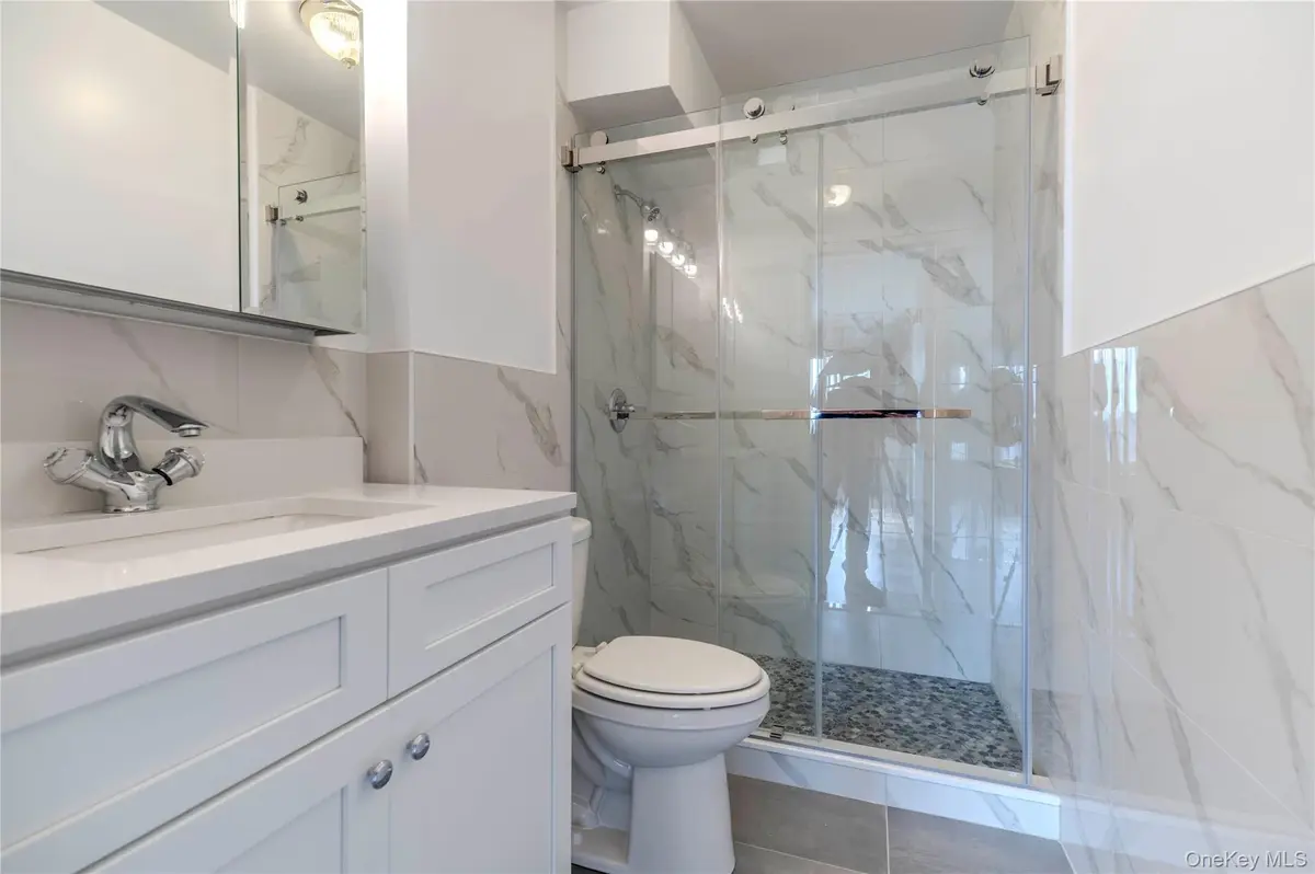 166-25 Powells Cove BLVD #10G, Whitestone, NY 11357