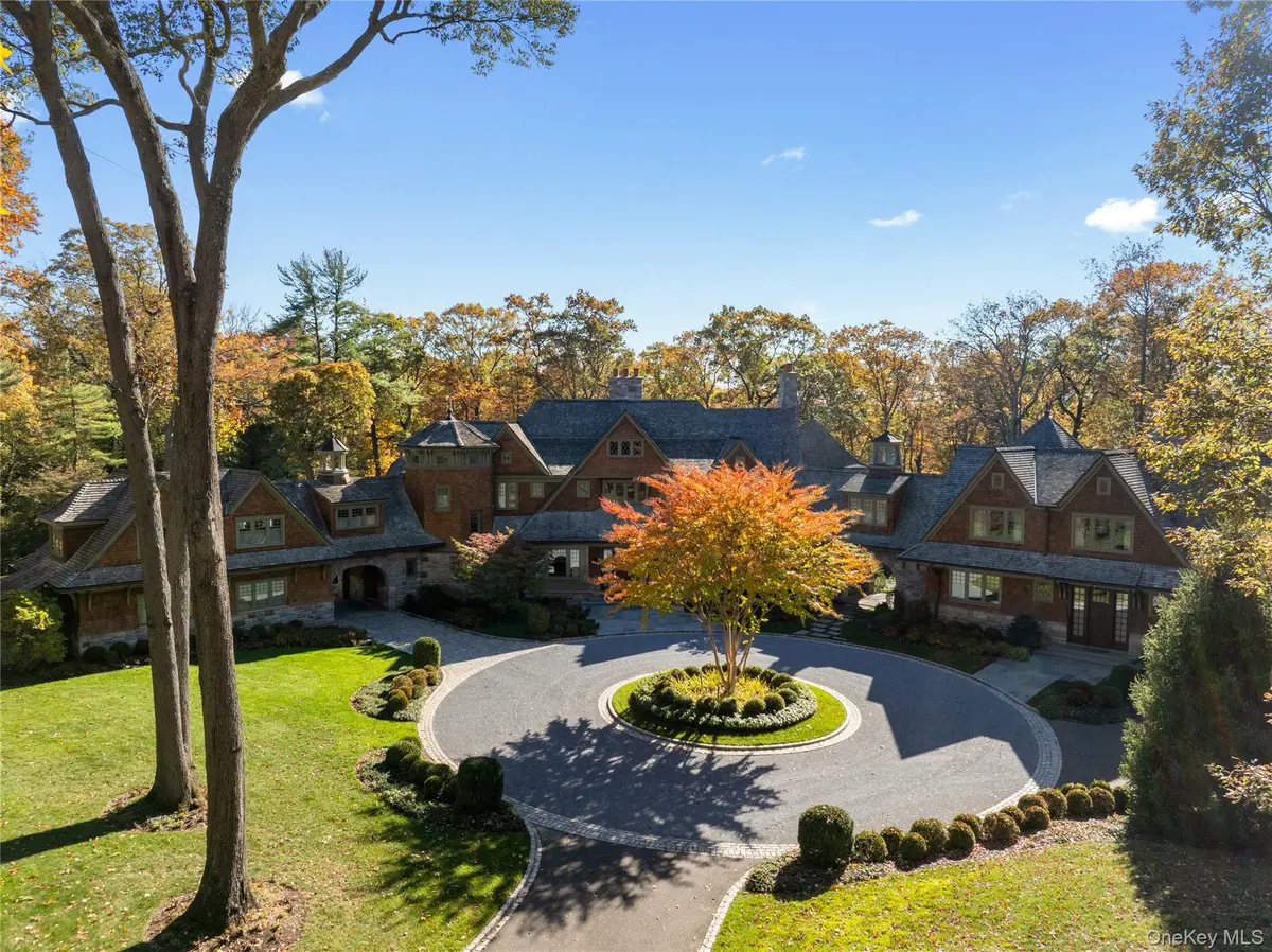 143 Heather LN, Mill Neck, NY 11765