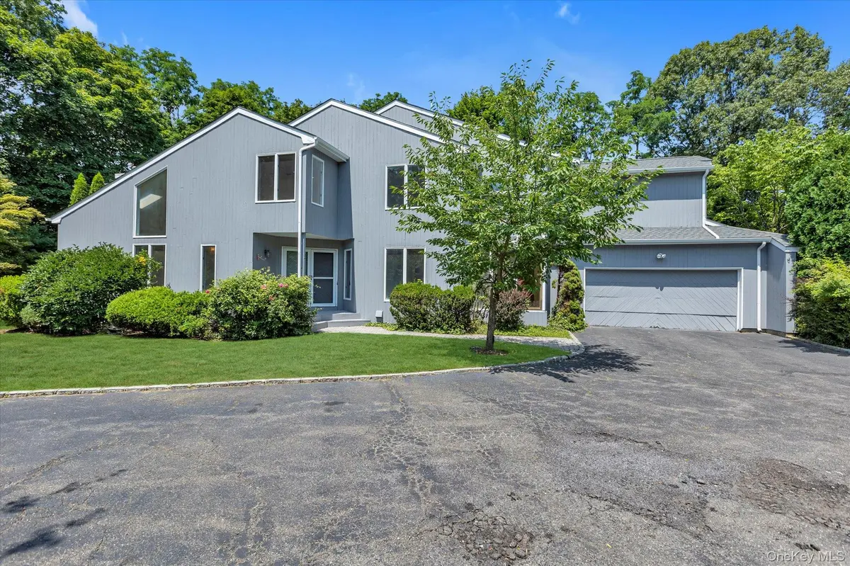 2 Heiko CT, Northport, NY 11768