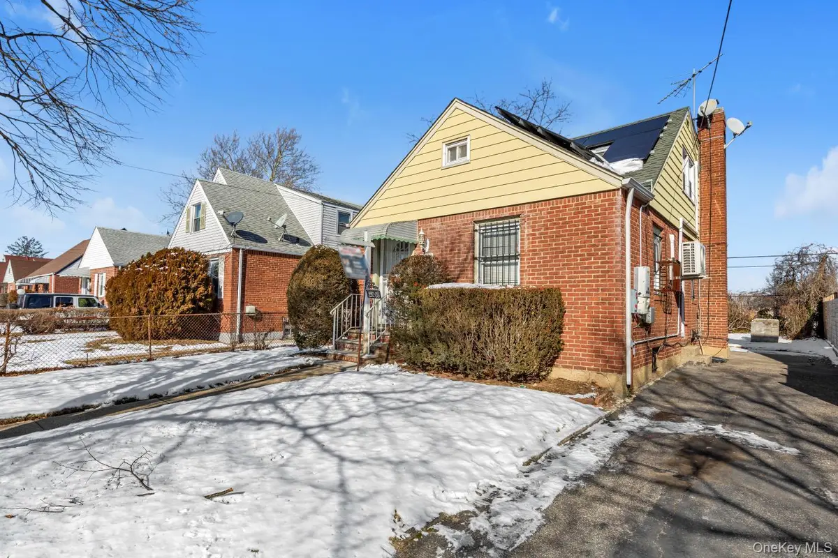 220-03 130th AVE, Springfield Gardens, NY 11413