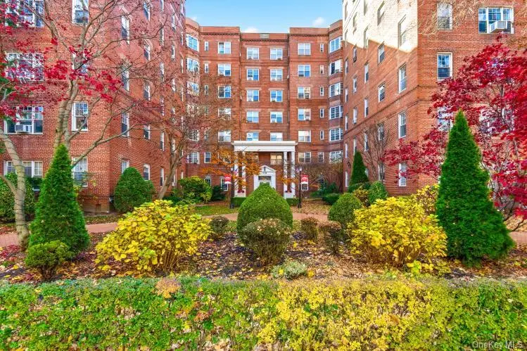 76-36 113 Street #2M, Forest Hills, NY 11375