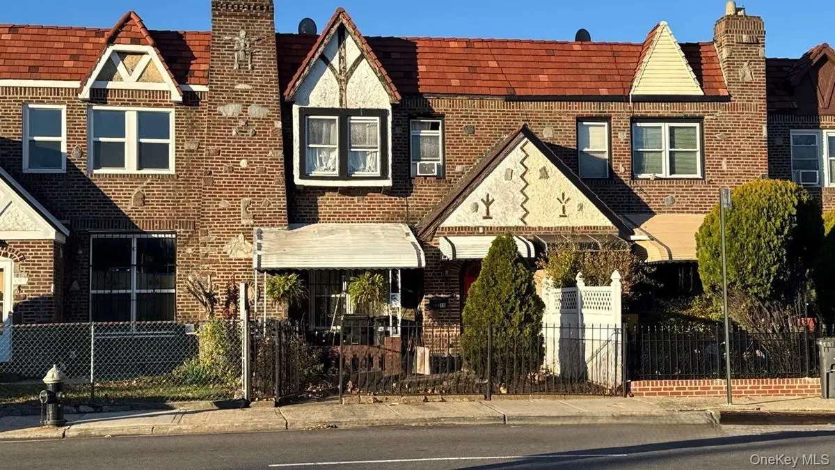 109-10 Francis Lewis BLVD, Queens Village, NY 11429