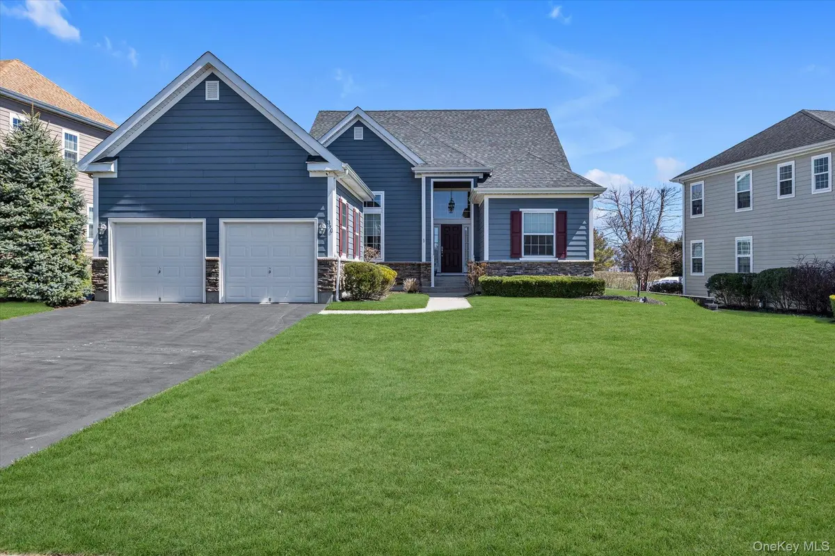 390 Stonecrop RD, Aquebogue, NY 11931