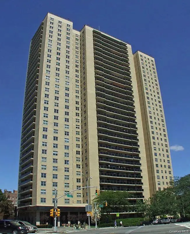 110-11 Queens BLVD #23E, Forest Hills, NY 11375