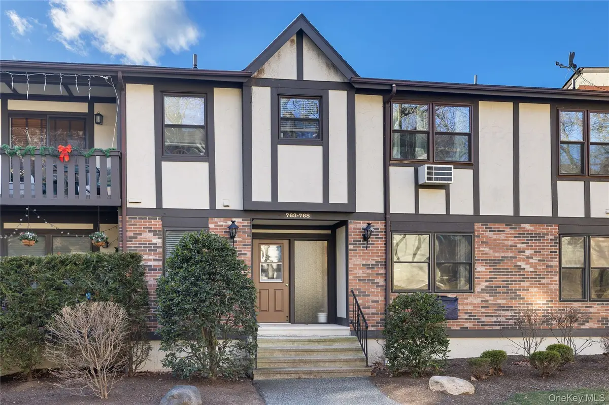 765 Sierra Vista LN, Valley Cottage, NY 10989