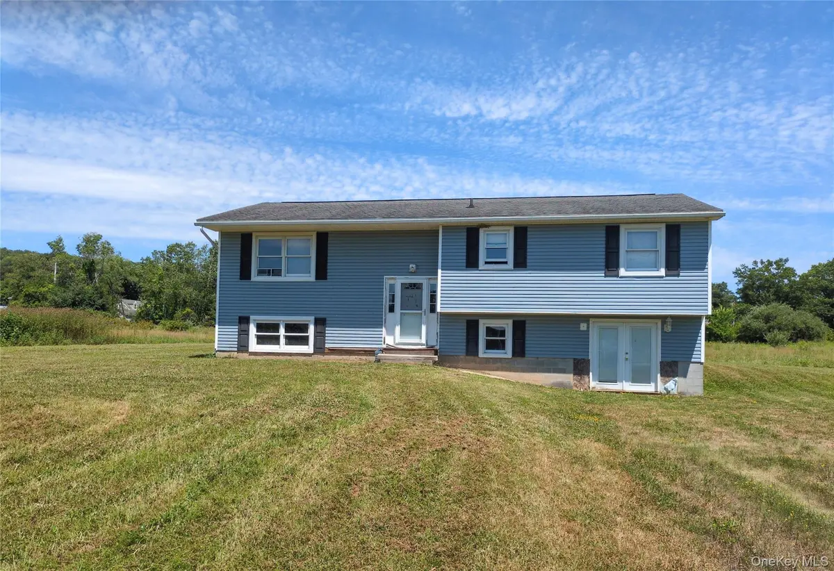 45 Twisted Tree LN, West Coxsackie, NY 12192