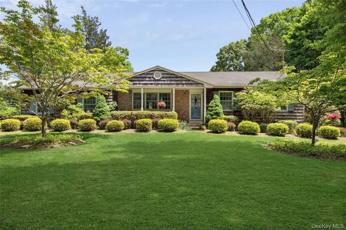 250 Paradise Point RD, Southold, NY 11971