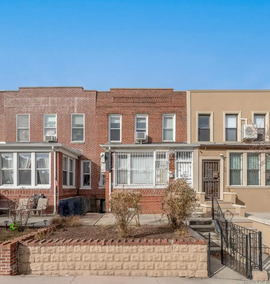 23-36 36th ST, Astoria, NY 11105