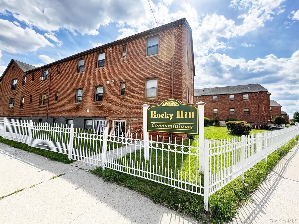 202-06 Rocky Hill RD #6C1, Bayside, NY 11361