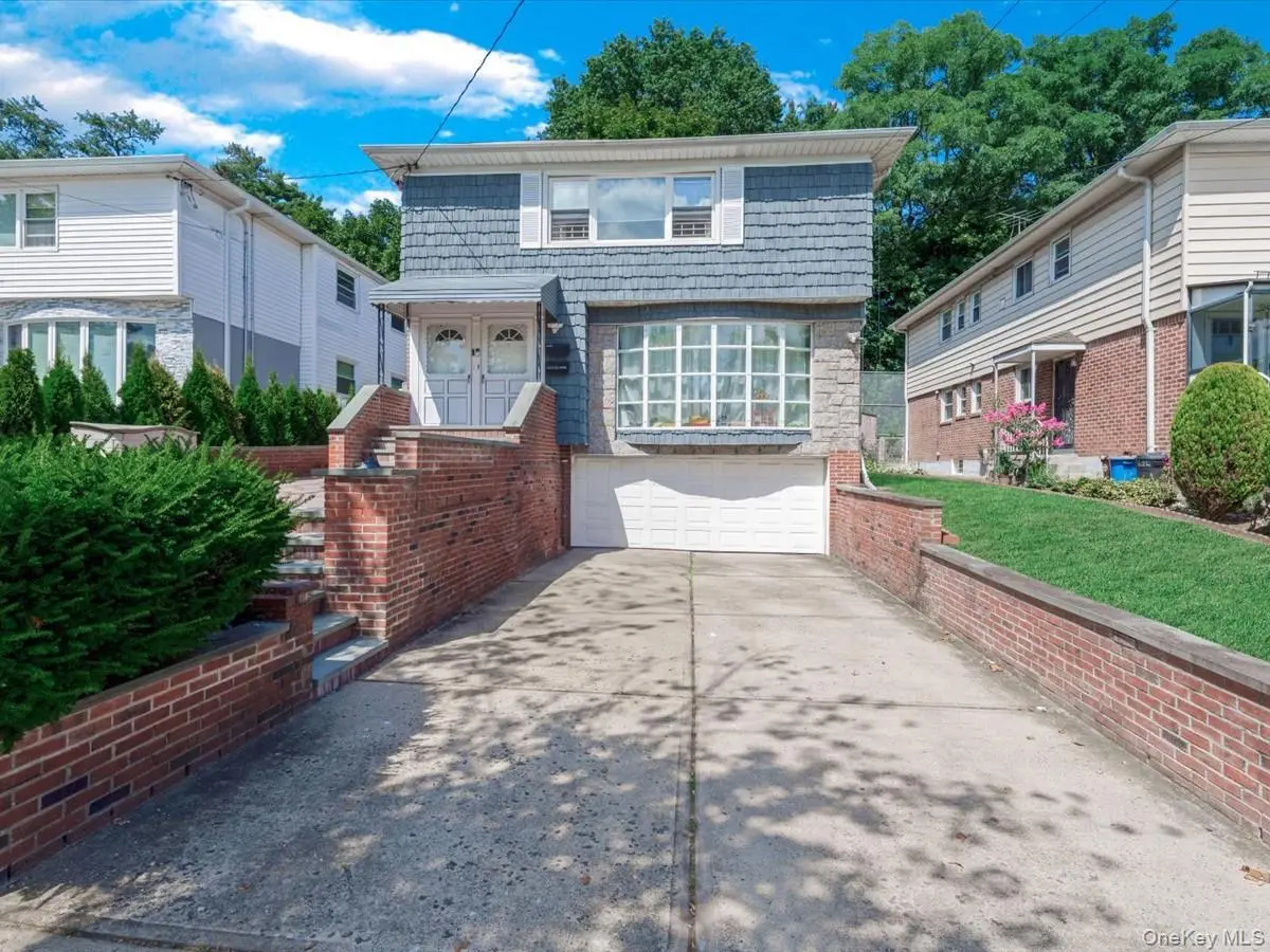 243-17 72nd AVE, Douglaston, NY 11362
