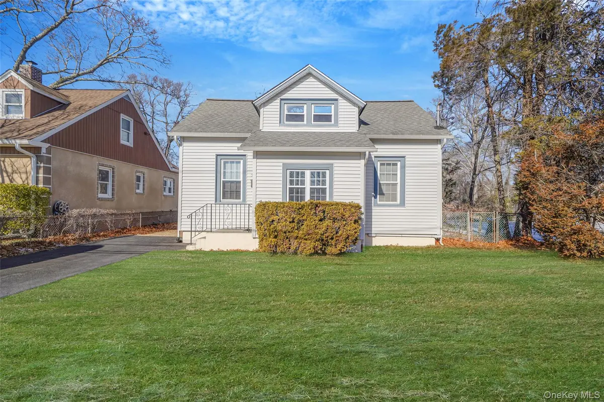 59 Richard AVE, Islip Terrace, NY 11752