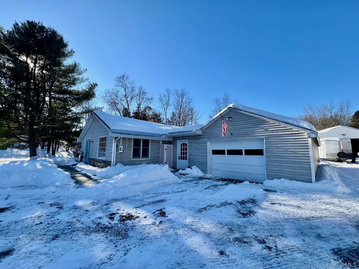 1245 Salt Point TPKE, Pleasant Valley, NY 12569