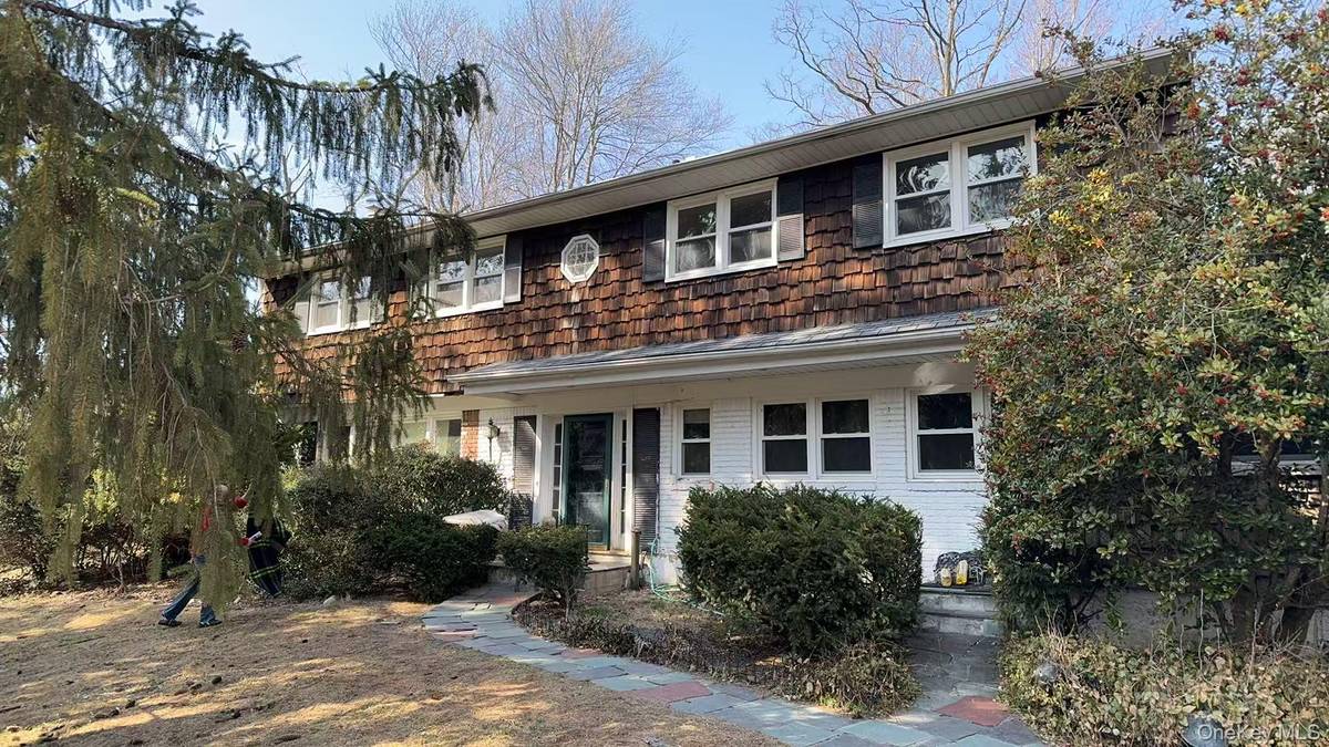 499 Stonytown RD, Manhasset, NY 11030