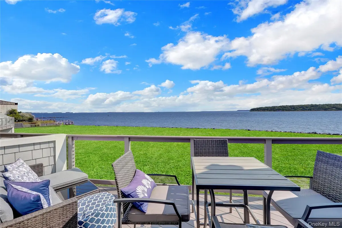 2820 Shipyard LN #2C2, East Marion, NY 11939