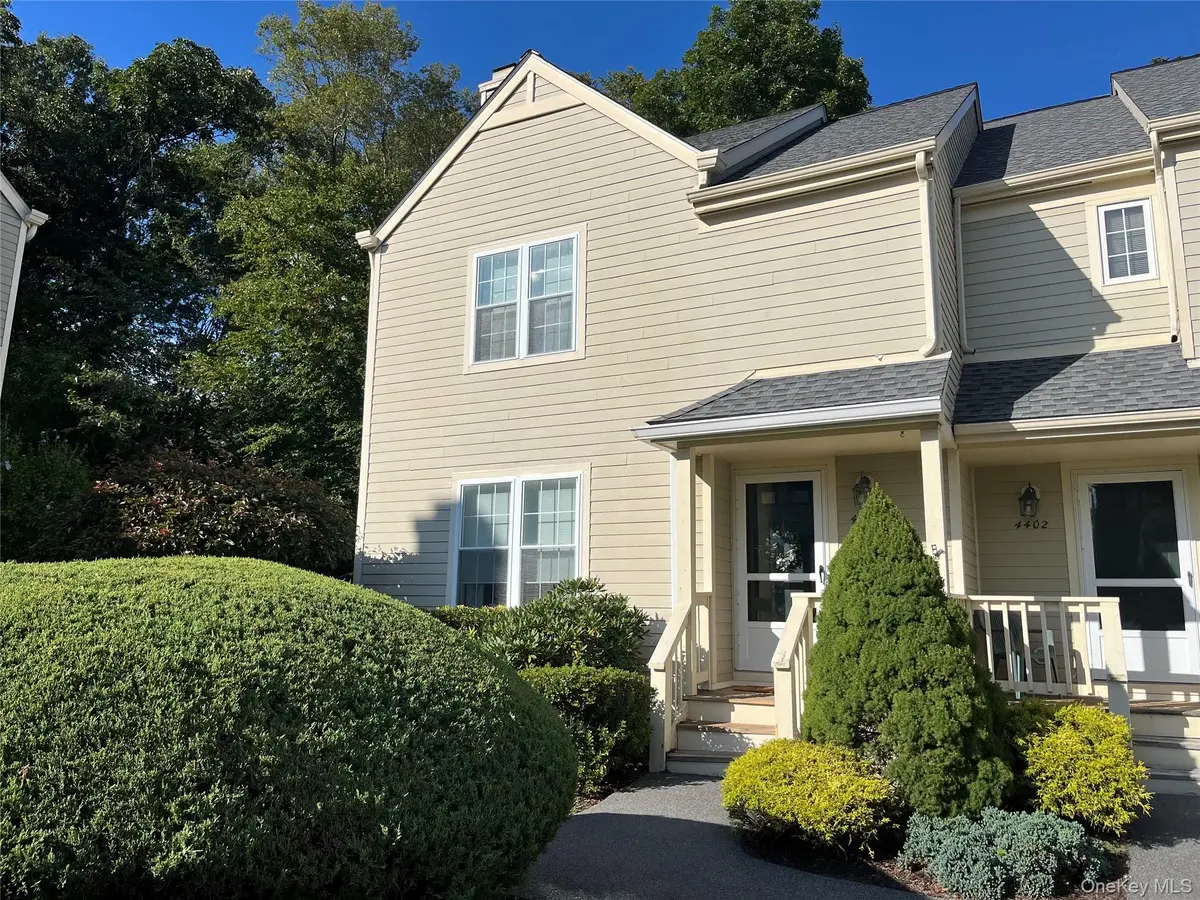 4401 Hickory Hollow LN, Carmel, NY 10512