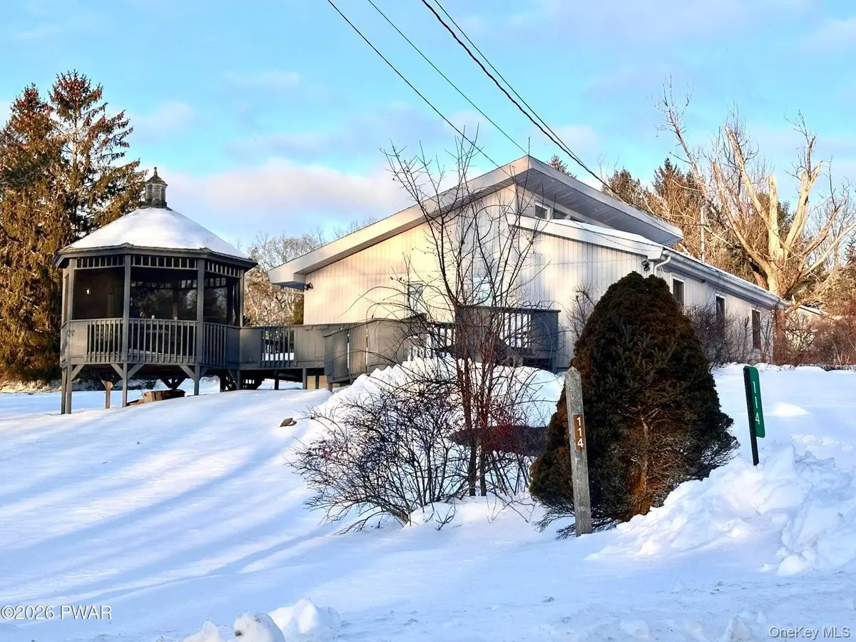 114 Orchard DR, Call Listing Agent, PA 18428