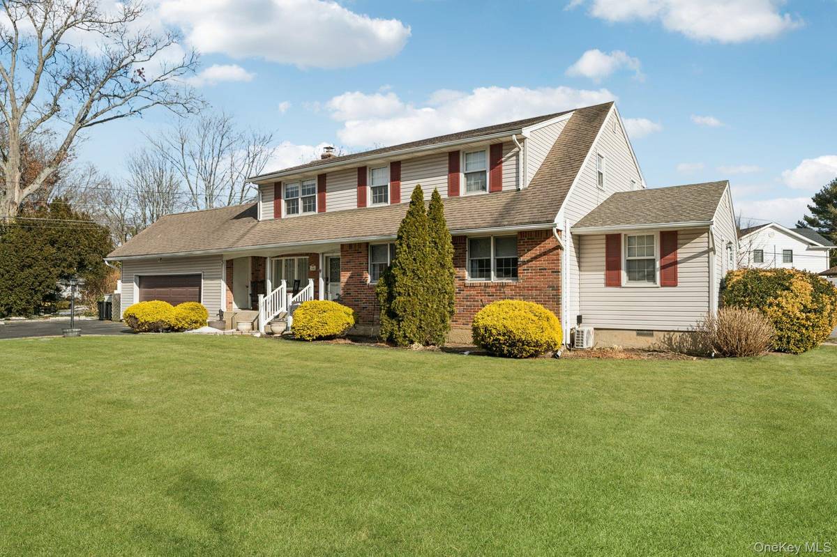 2846 Morgan DR, Wantagh, NY 11793