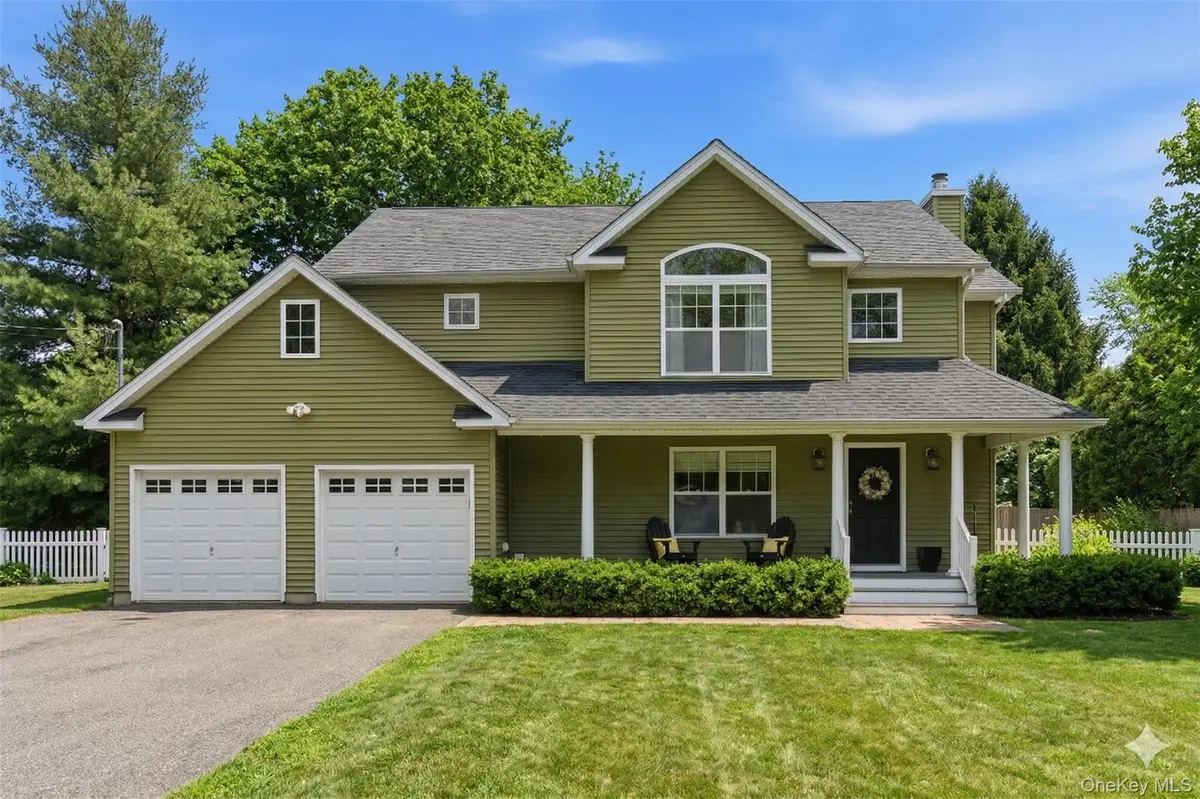 30 Rancher PL, Huntington, NY 11743