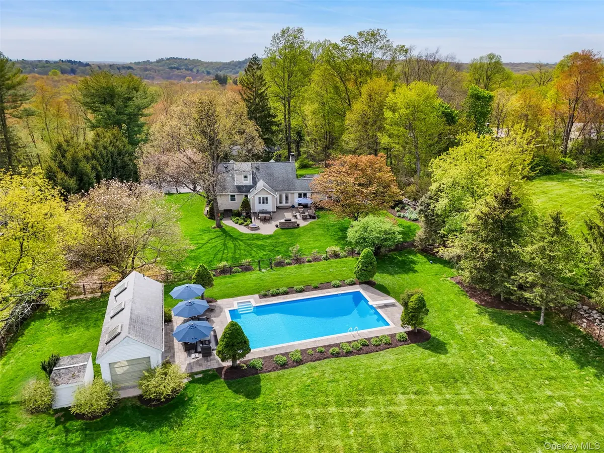15 Debbie LN, Cross River, NY 10518