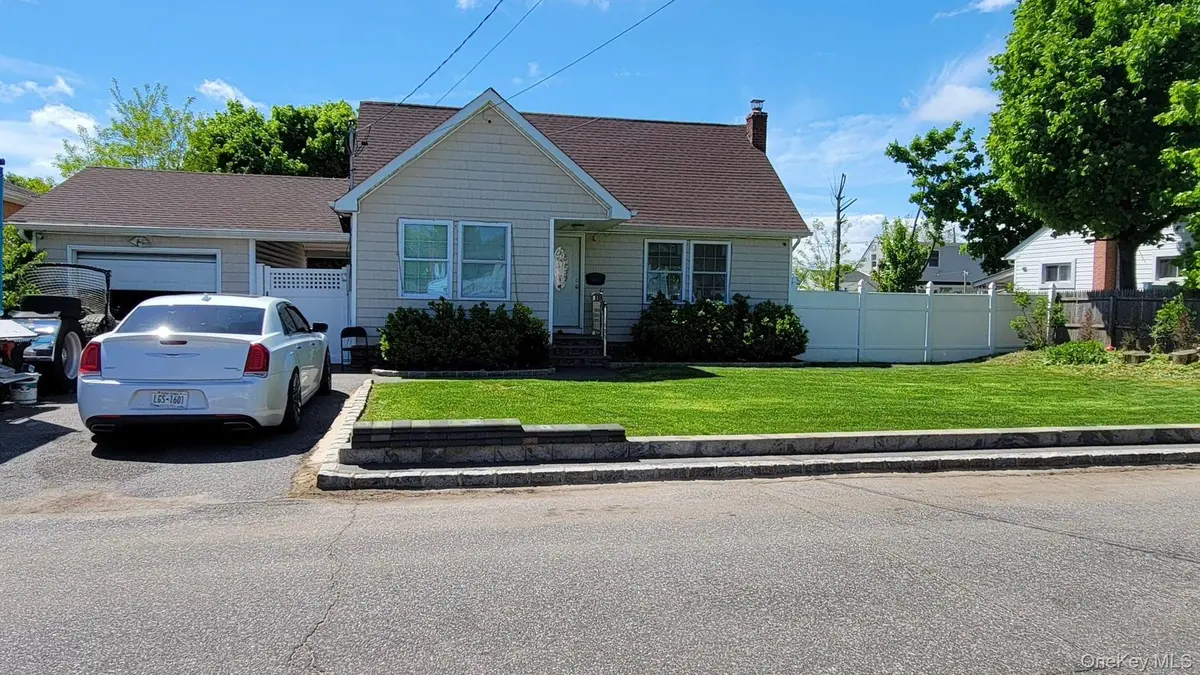11 Jefferson ST, Copiague, NY 11726