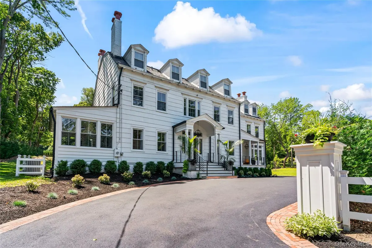 77 Cove RD, Oyster Bay, NY 11771