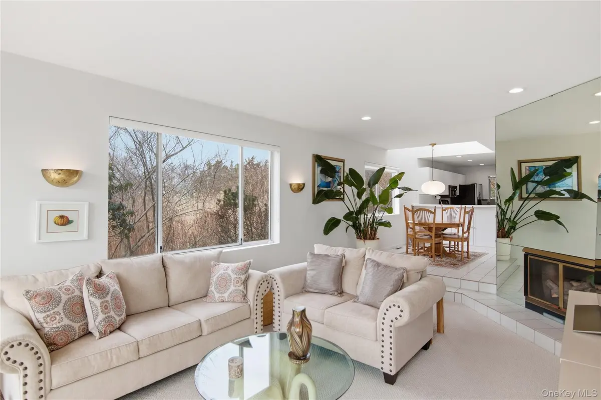 23 Library AVE #1, Westhampton Beach, NY 11978