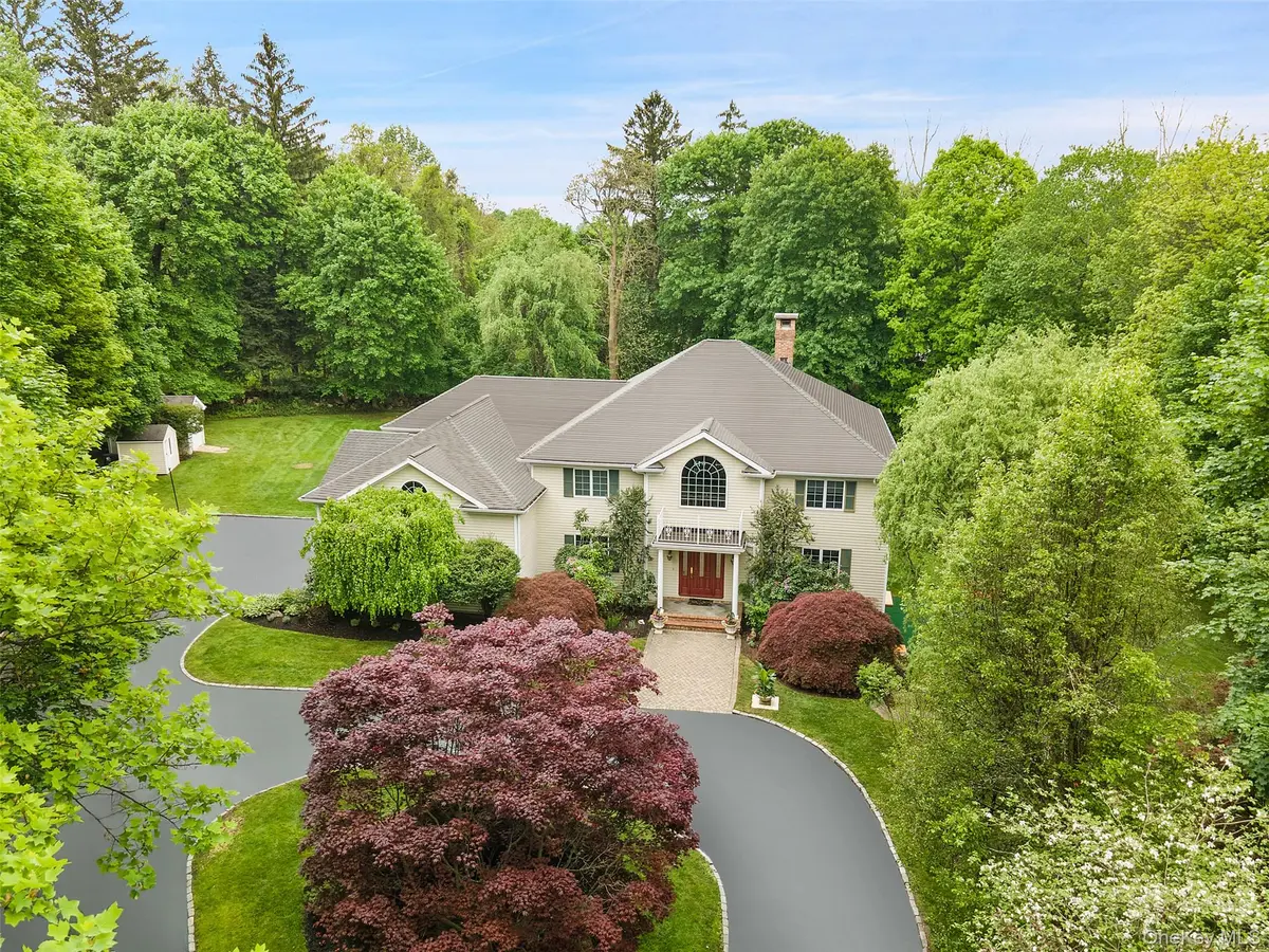 122 McLain ST, Bedford Corners, NY 10549