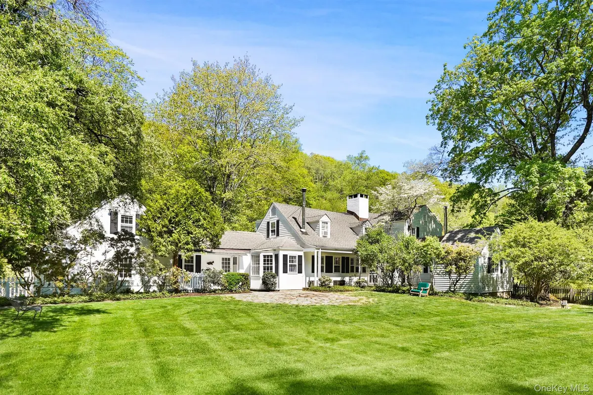 123 & 135 Mianus River RD, Bedford, NY 10506