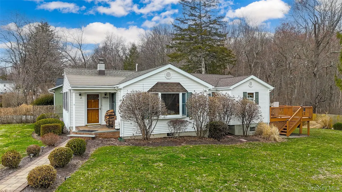 43 Lake RD, Hopewell Junction, NY 12533