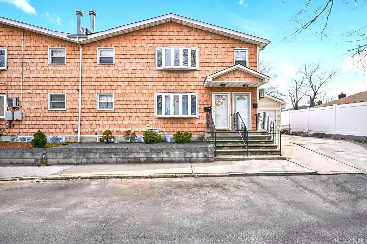 135-07 223rd ST, Springfield Gardens, NY 11413
