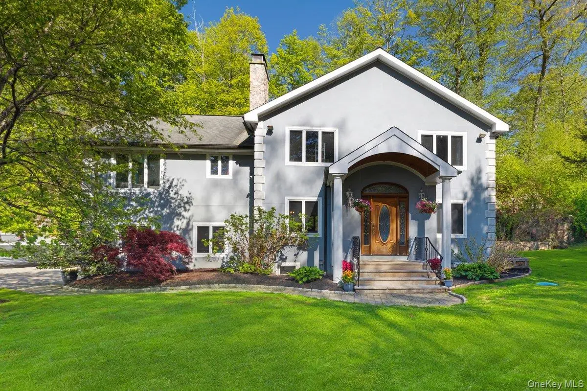 493 Chappaqua RD, Briarcliff Manor, NY 10510