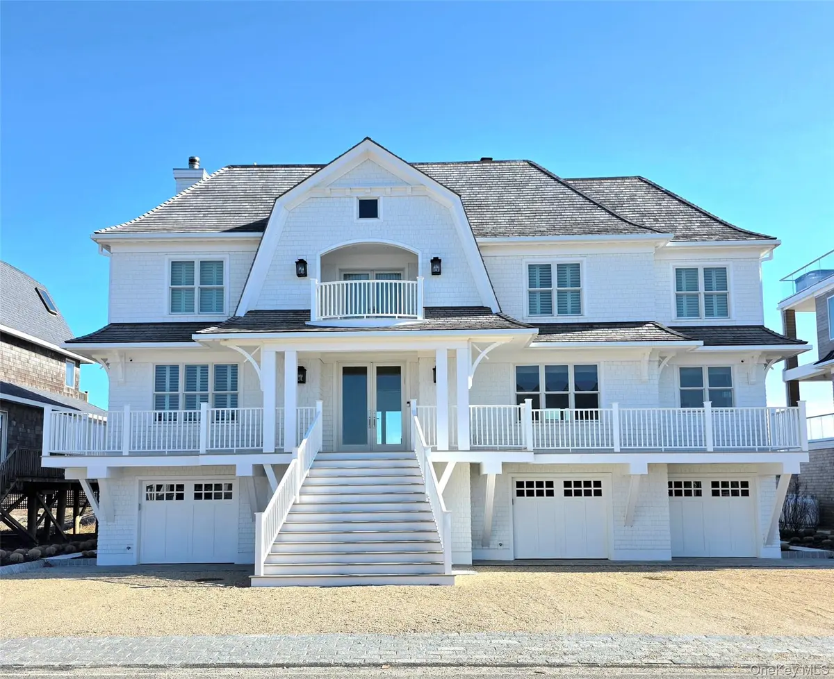 785 Dune RD, Westhampton Dunes, NY 11978