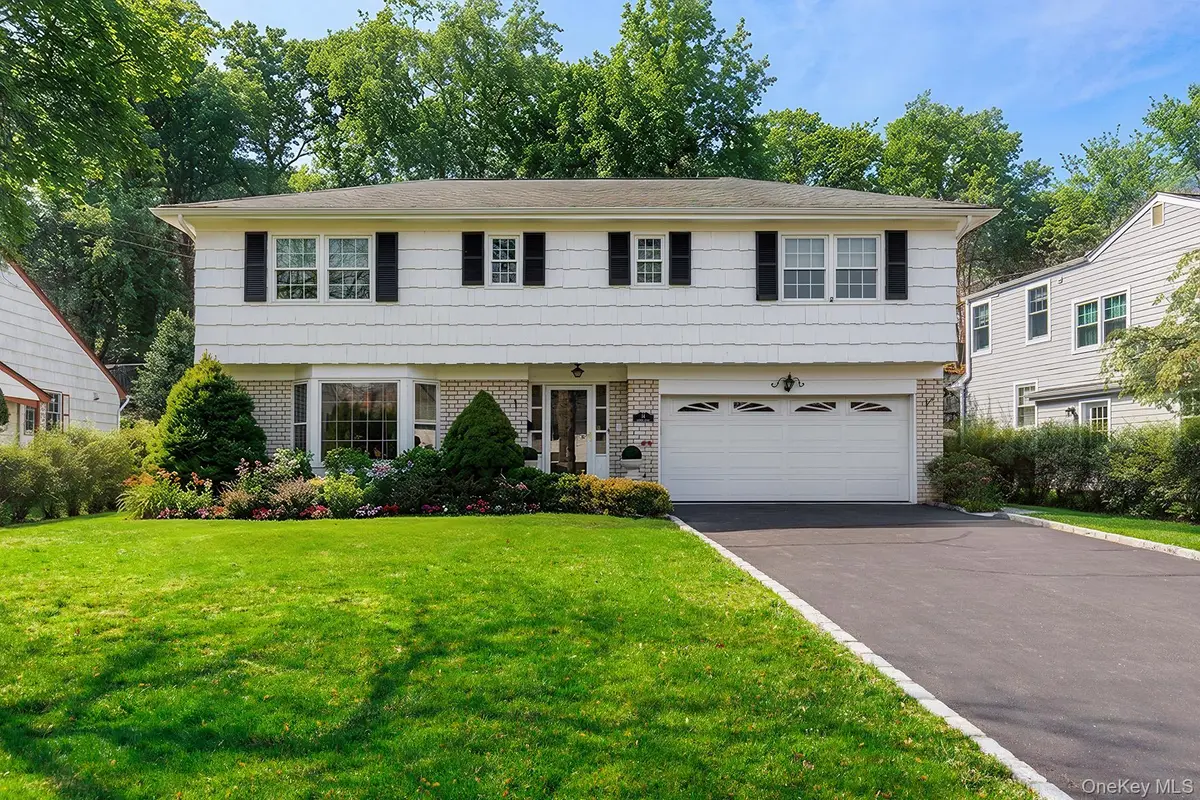 14 Loewen CT, Rye, NY 10580
