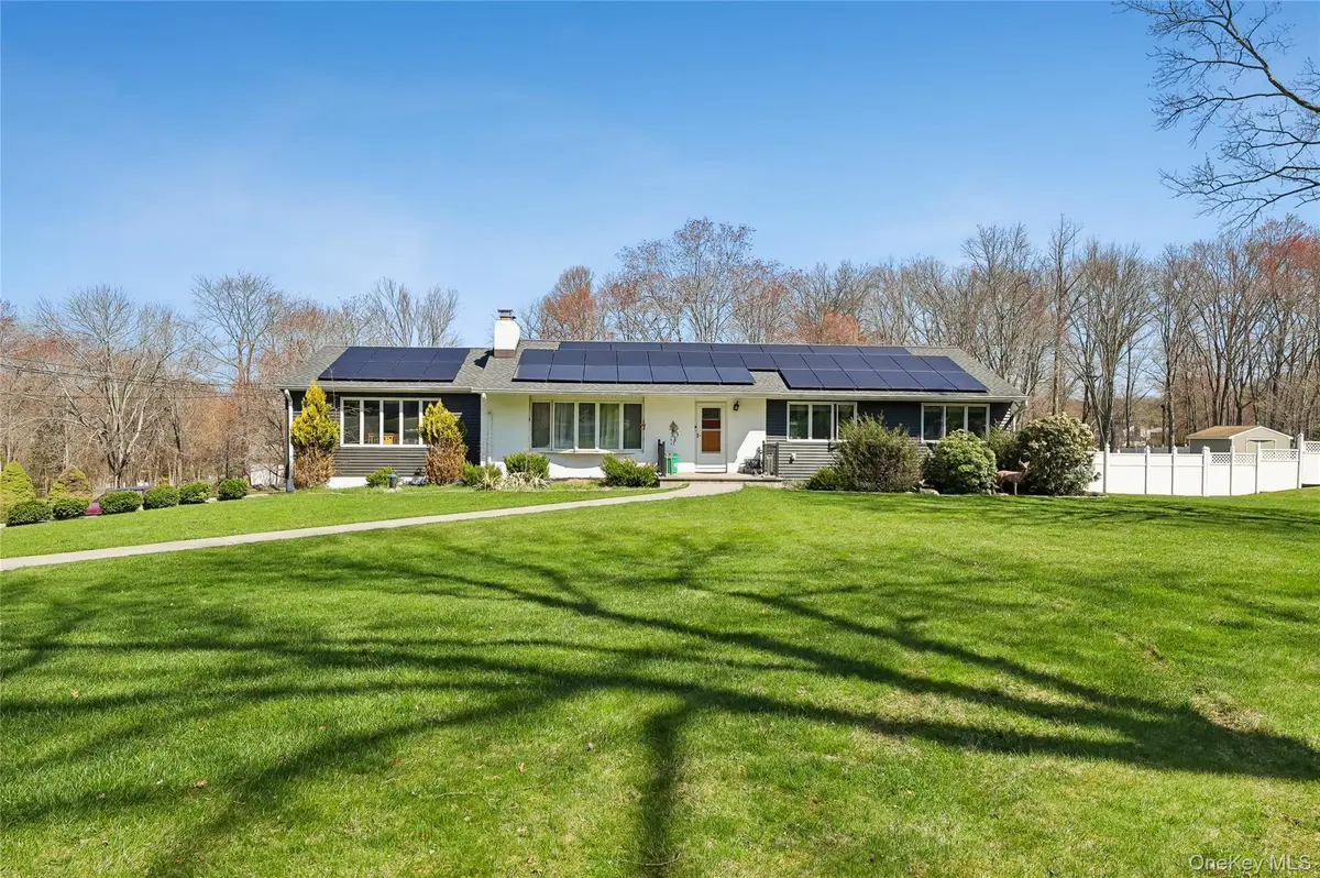 189 Burrows LN, Blauvelt, NY 10913