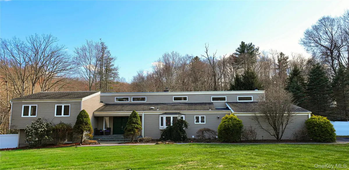 6 Bedell RD, Amawalk, NY 10501