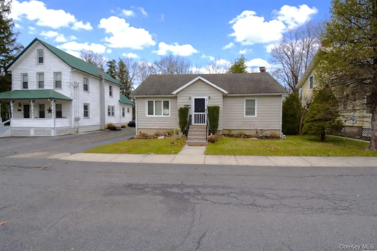 10 Bartlett ST, Ellenville, NY 12428