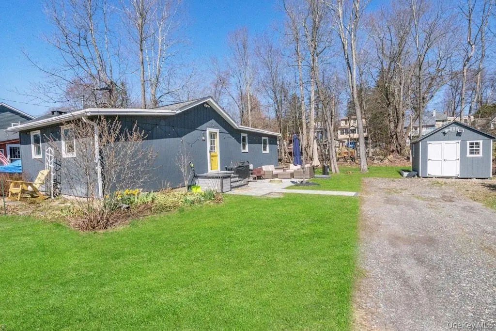 10 Locust RD, Brewster, NY 10509