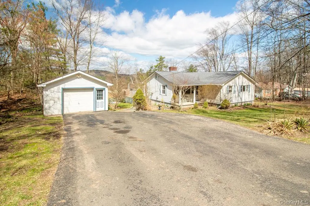 4 Old Plank RD, Ellenville, NY 12428