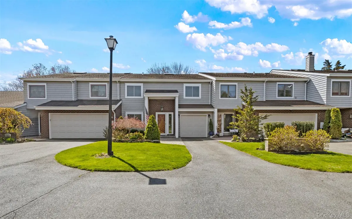 163 Boathouse Lane LN #163, Bay Shore, NY 11706