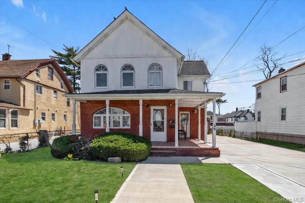 38 5th ST, Valley Stream, NY 11581
