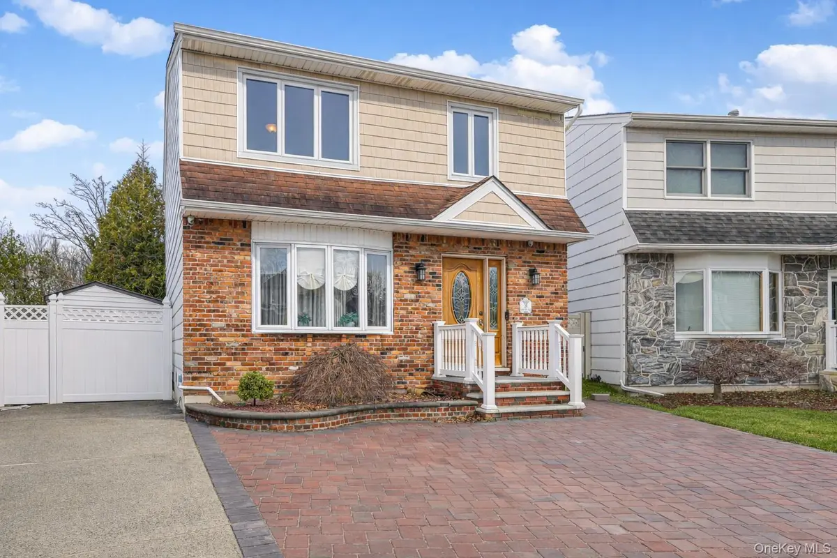 36 Ashwood CT, Staten Island, NY 10308