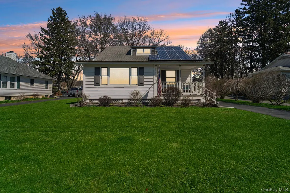 15 Rose PL, Central Valley, NY 10917