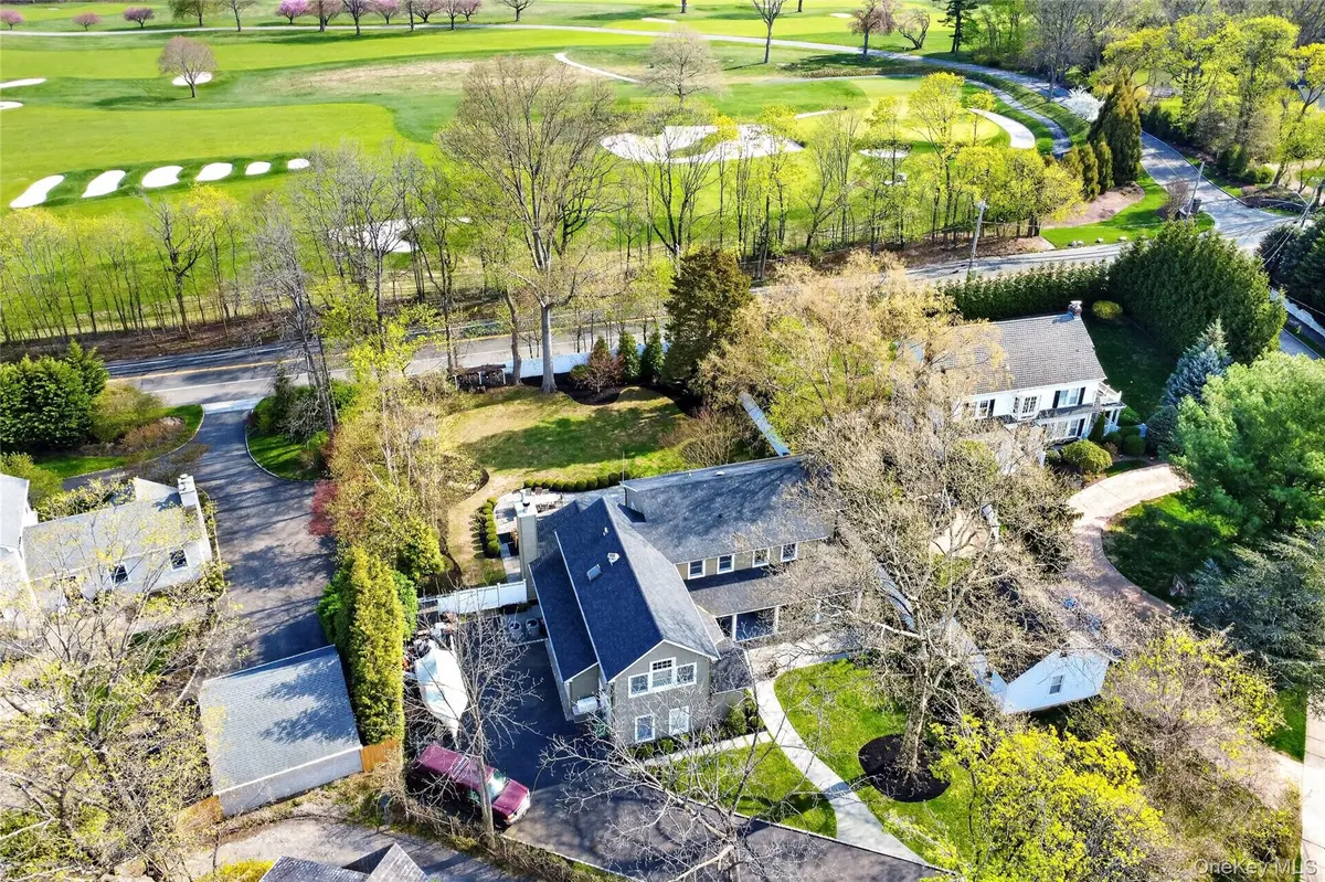 21 Midland ST, Cold Spring Harbor, NY 11724