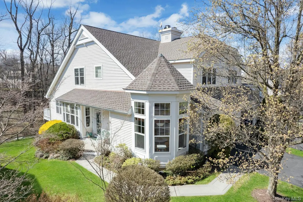 18 Briarbrook DR, Briarcliff Manor, NY 10510